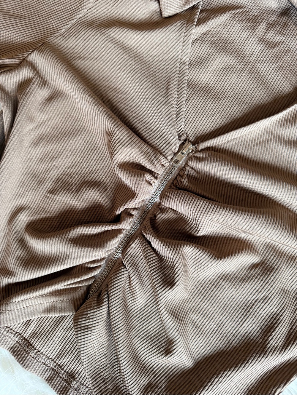 Brown Ribbed Long-Sleeve Ruched Front Top - Picture 4 of 4